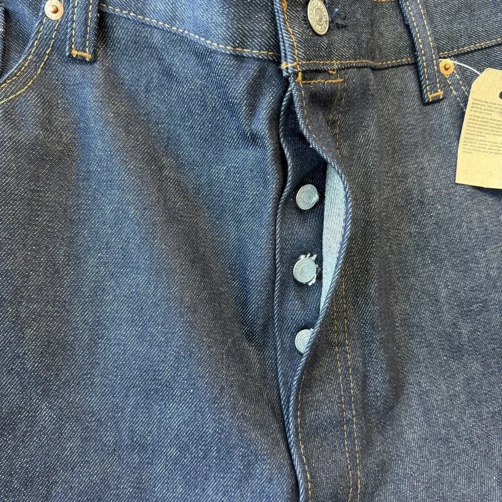 NWT Levis 501 Original Fit Mens Shrink- To- Fit Jeans‎ 42x32 Dark Blue Wash